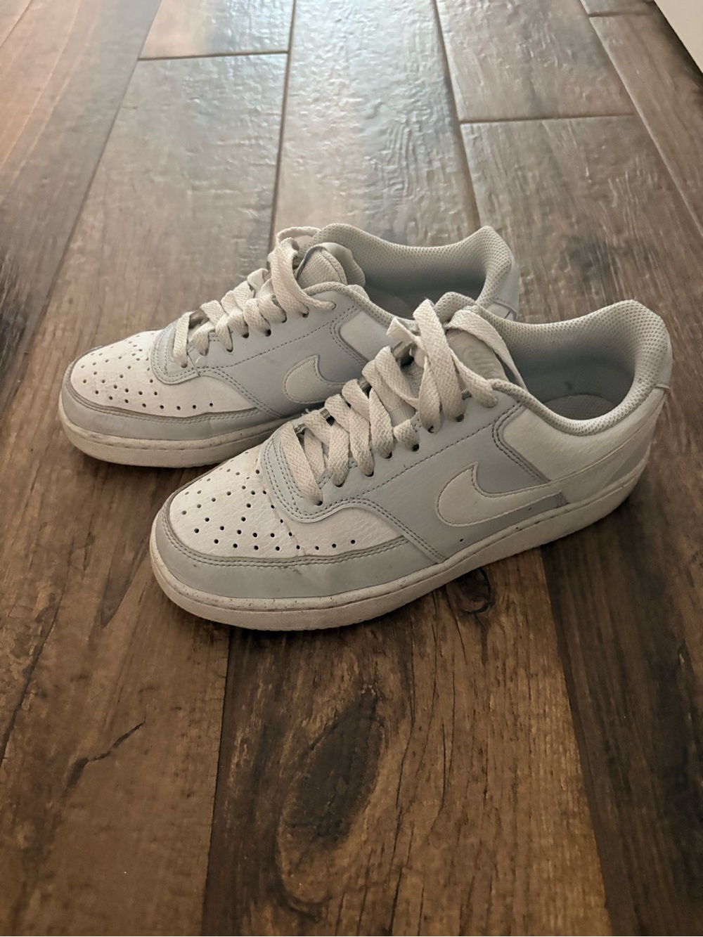 Nike womens, Low-Top Sneakers in Light blue and White, 7